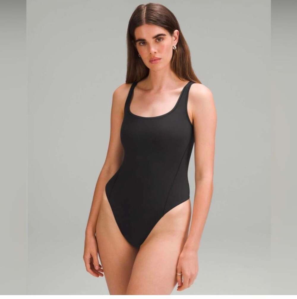 Lululemon Wundermost Ultra-Soft Nulu Square-Neck Sleeveless bodysuit
